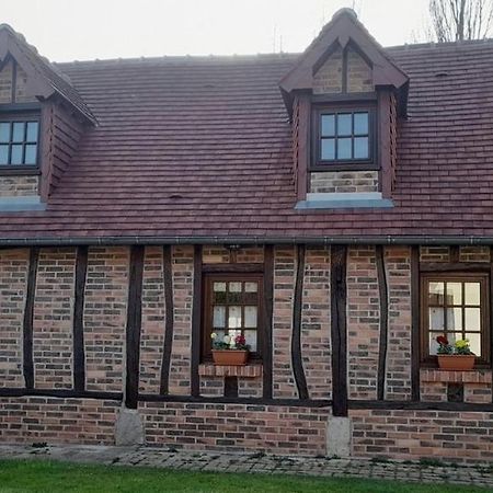 Le Petit Gite De La Varenne Saint-Hellier Exteriör bild