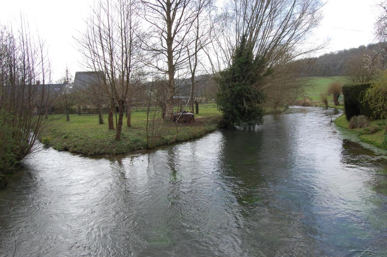 Le Petit Gite De La Varenne Saint-Hellier Exteriör bild