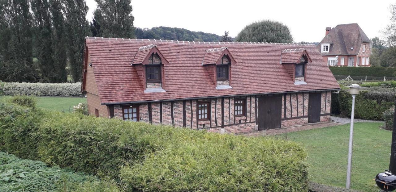 Le Petit Gite De La Varenne Saint-Hellier Exteriör bild